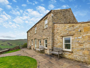 4 Bed in Low Row G0083